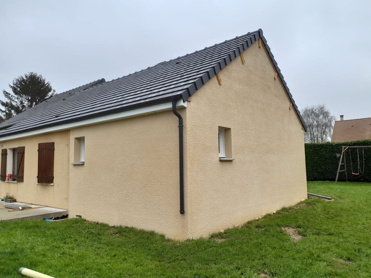 Vue arrière de l'agrandissement - extension de plain-pied à Boisemont