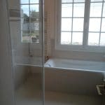 Douche et baignoire dans la 2e salle de bain - rénovation deux salles de bain à Vernon