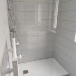 Nouvelle douche dans la salle de bain rénovée - Rénovation complète d'un appartement à Brest