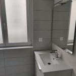 Nouvelle vasque dans la salle de bain - Rénovation complète d'un appartement à Brest