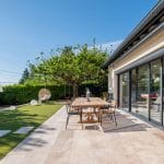 Nouveau revêtement de sol pour la terrasse - Aménagement extérieur d'une maison à Tassin-la-Demi-Lune