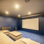 Salle de cinéma avec home cinéma - Rénovation intérieure d’une maison à Tassin-la-Demi-Lune