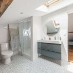 Douche, wc et vasque - rénovation d'une maison à Décines-Charpieu, près de Lyon