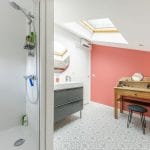 Salle de bain aménagée dans les combles - rénovation d'une maison à Décines-Charpieu, près de Lyon