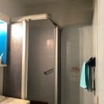 Douche avant travaux - rénovation d'une salle de bain à Paris par illiCO travaux