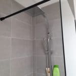 Nouvelle douche avec colonne de douche - rénovation d'une salle de bain à Wambrechies