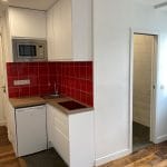 Cuisinette aménagée - rénovation d'un studio à Paris par illiCO travaux