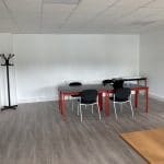Création d'un espace bureau open space à Carentoir - sol + peinture + bureau de travail