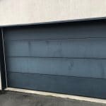 rénovation porte de garage La Roche-sur-Yon - porte peinte en noire