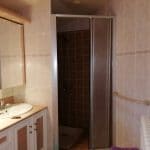 Salle de bain avant travaux - Rénovation d'une maison à Fougères (35) par illiCO travaux