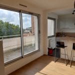 rénovation d'appartement locatif à Lille Saint-Maurice - baie vitrée et cuisine