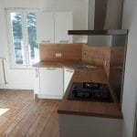 rénovation d'un appartement locatif à Lorient - cuisine avec parquet