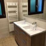 Double vasque et sèche serviettes - rénovation de salle de bain à Saint Joseph de Rivière