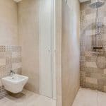 Douche et bidet - Rénovation complète d'une salle de bain aux Matelles près de Montpellier par illiCO travaux
