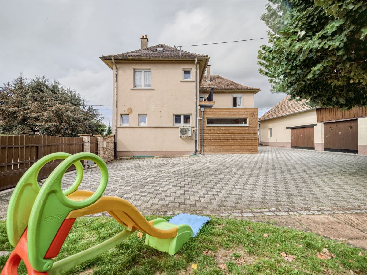 Extérieur de la micro-crèche - Transformation d'une maison en micro-crèche en Alsace par illiCO travaux