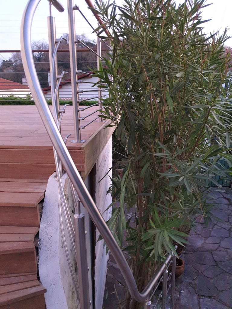 Création d’une terrasse sur un balcon à Saint-Jean-de-Luz (64)
