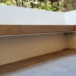 Zoom sur le banc en bois - Création d'une terrasse à Saint-Jean-de-Luz par illiCO travaux