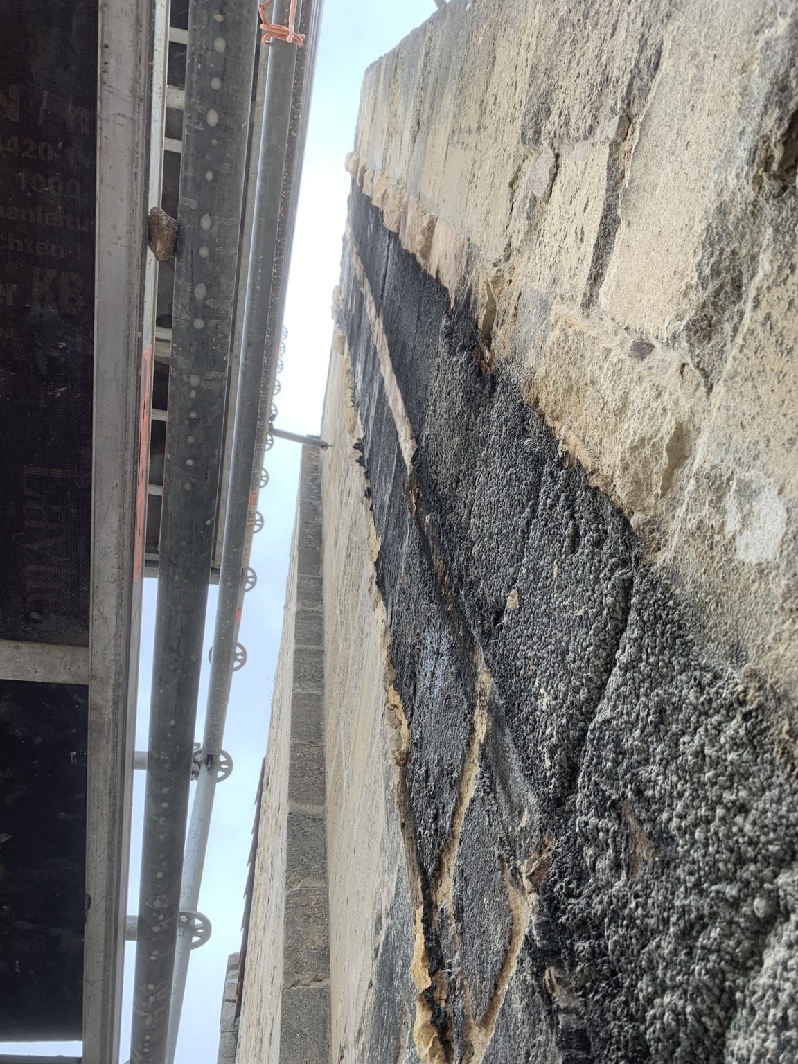 Démolition d’un conduit de cheminée à Bordeaux (33)