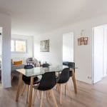 Vue d'ensemble du séjour salle à manger - Rénovation d'un appartement à Grenoble par illiCO travaux