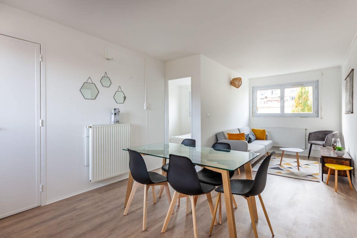 Salle à manger rénovée - Rénovation d'un appartement à Grenoble par illiCO travaux