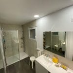 rénovation d'une salle de bain à Corenc - douche à l'italienne et faïence