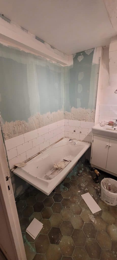 rénovation d'une salle de bain à Rouen - baignoire pendant travaux