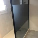 Douche à la place de la baignoire - Rénovation d'une salle de bain à Perpignan par illiCO travaux
