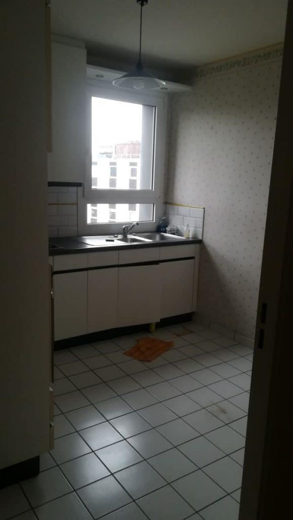 Cuisine avant travaux - Rénovation d'un appartement à Lille par illiCO travaux