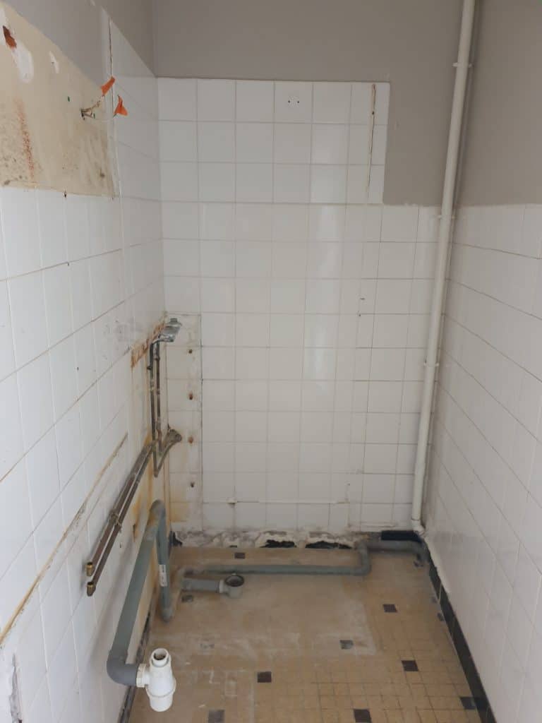 rénovation complète d'un appartement à Agen - salle de bain avant travaux