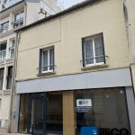 rénovation d'un local professionnel à Lagny-sur-Marne - façade pendant travaux de rénovation