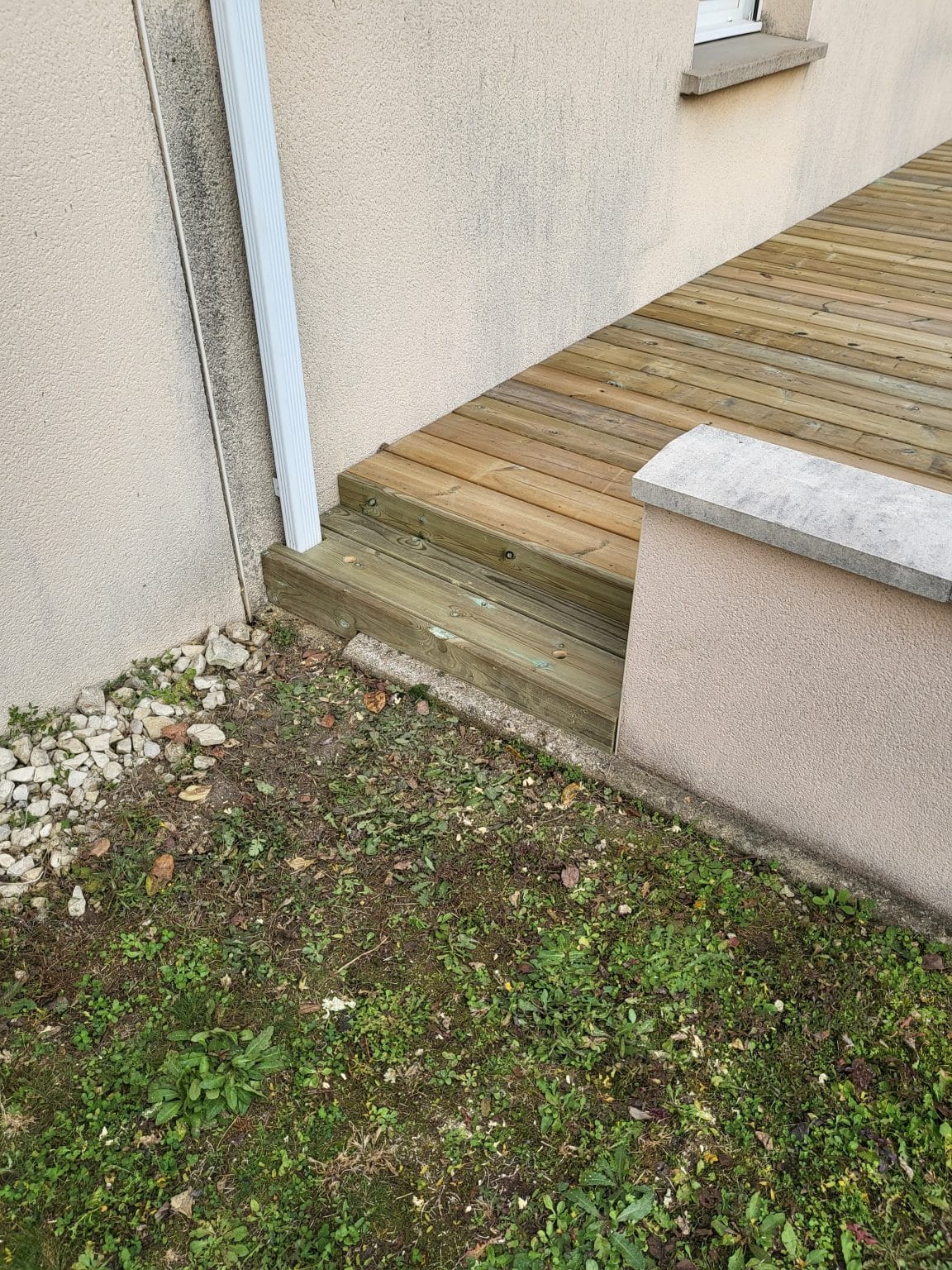 Aménagements de l’extérieur d’une maison à Moulidars (16)