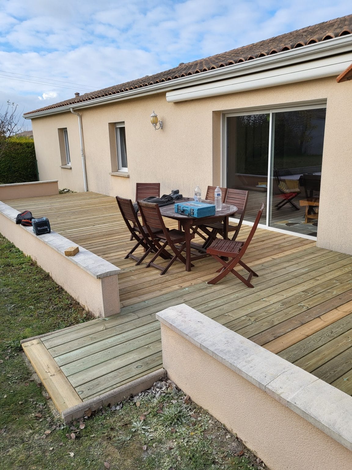 Aménagements de l’extérieur d’une maison à Moulidars (16)