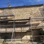 rénovation d'une façade d'une maison à Cognac - pendant travaux de rénovation