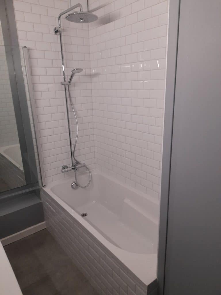 Baingoie avec douche - Rénovation partielle d'un appartement à Lille