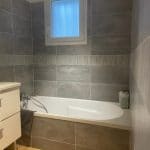 rénovation partielle d'une maison à Ballan-Miré - salle de bain avec une baignoire