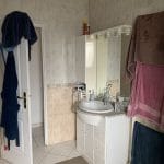 Vasque simple avec miroir à remplacer - Rénovation d'une salle de bain à Mérignac
