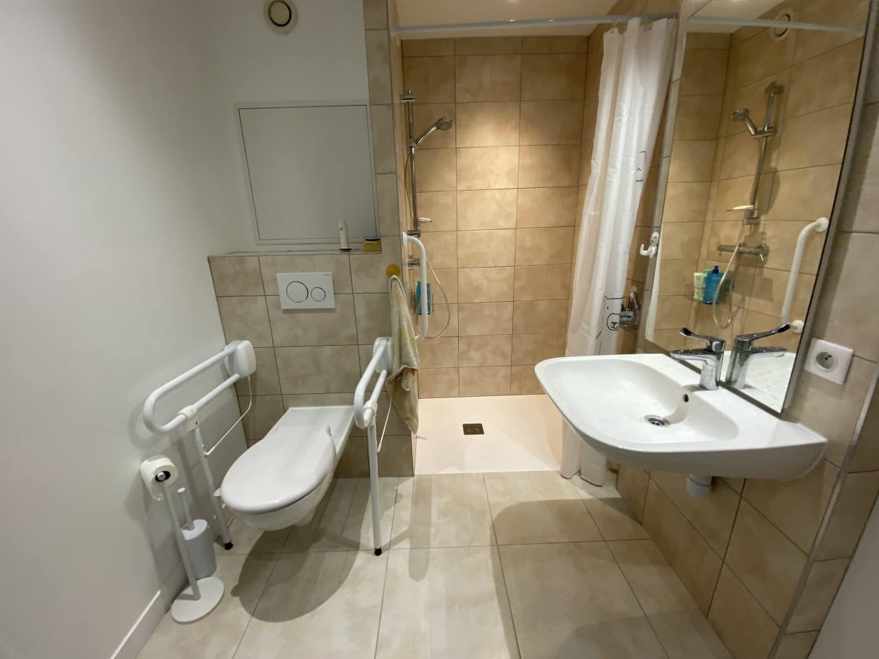 Rénovation d’une salle de bain PMR à Eybens (38)