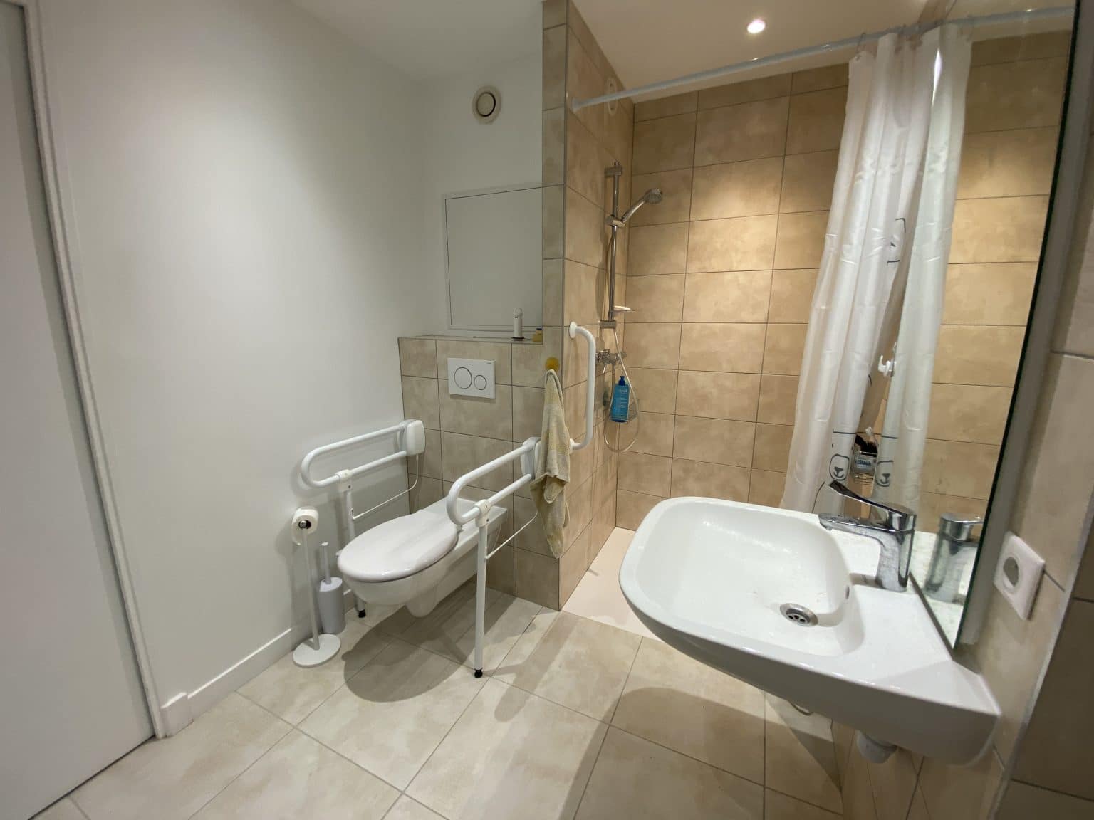 Rénovation d’une salle de bain PMR à Eybens (38)