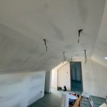 Zoom sur le plafond rénové - Aménagement de combles à Longuenesse par illiCO travaux