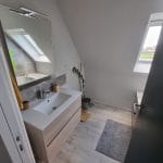rénovation d'un étage d'une maison à Porspoder - salle de bain avec meuble vasque