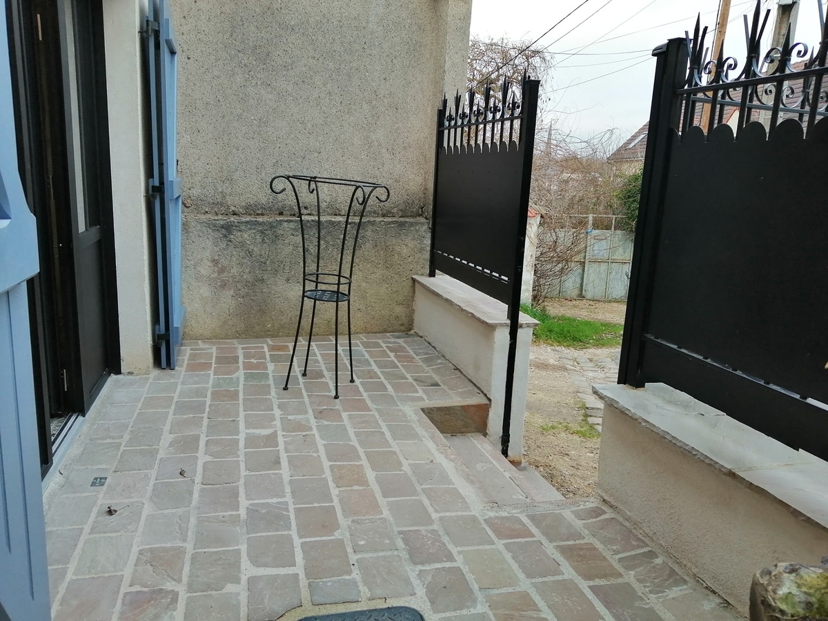 Terrassement avec géotextile - Rénovation des extérieurs d'une maison à Maintenon