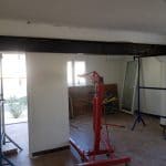 rénovation d'intérieur d'une maison à Muret - pose d'une poutre métallique pendant travaux de rénovation