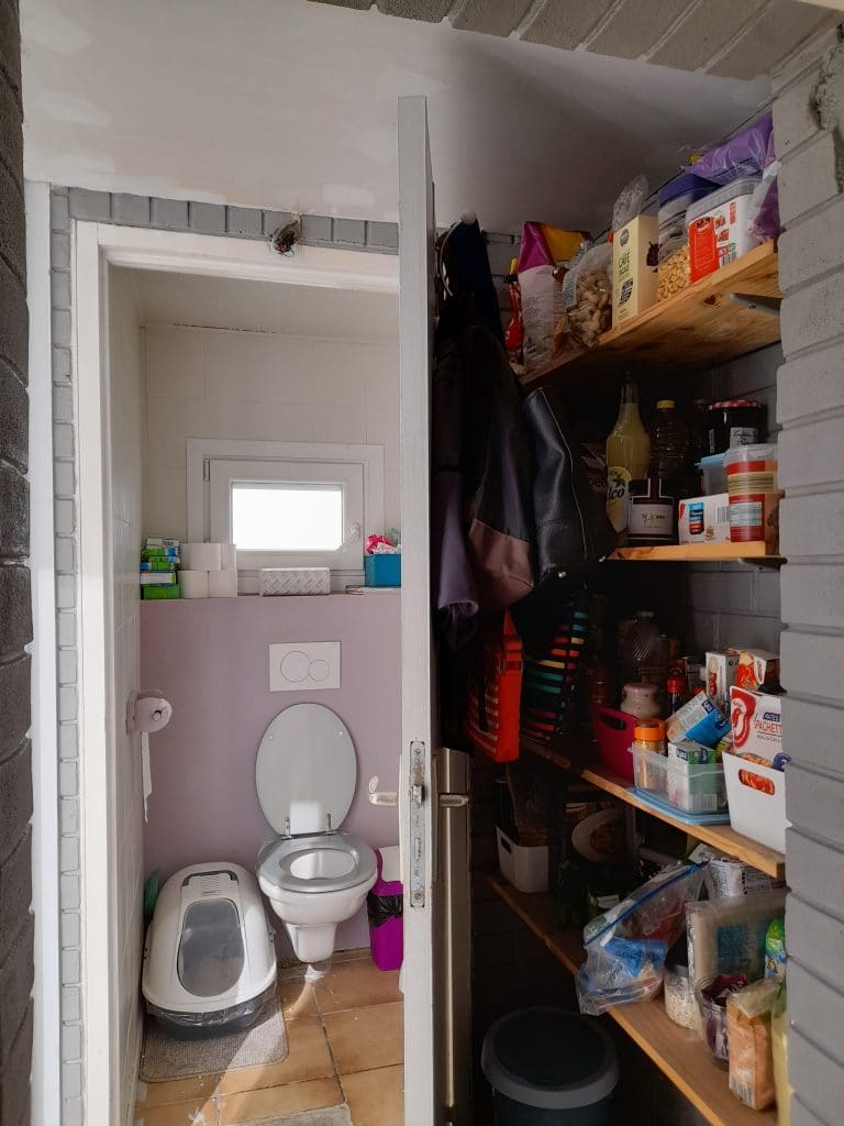 isolation d'un WC d'une maison à Armentières - intérieur avant travaux de rénovation