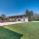 Vue de la longère depuis le jardin - Rénovation d’une longère à Dompierre-sur-Veyle