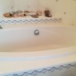 Zoom sur l'ancienne baignoire - Rénovation d’une salle de bain à Marcq-en-Barœul