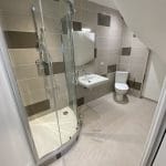 rénovation d'une salle de bain à Eybens - douche lavabo et WC