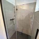 rénovation d'une salle de bain à Seyssinet-Pariset - douche avec faïence