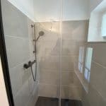 rénovation d'une salle de bain à Seyssinet-Pariset - douche noire