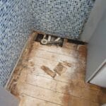 Rénovation partielle d’une salle de bain à Lille -démontage du sol