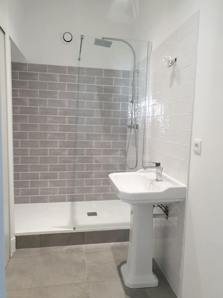 Rénovation appartement à Saint-Brieuc - lavabo et douche